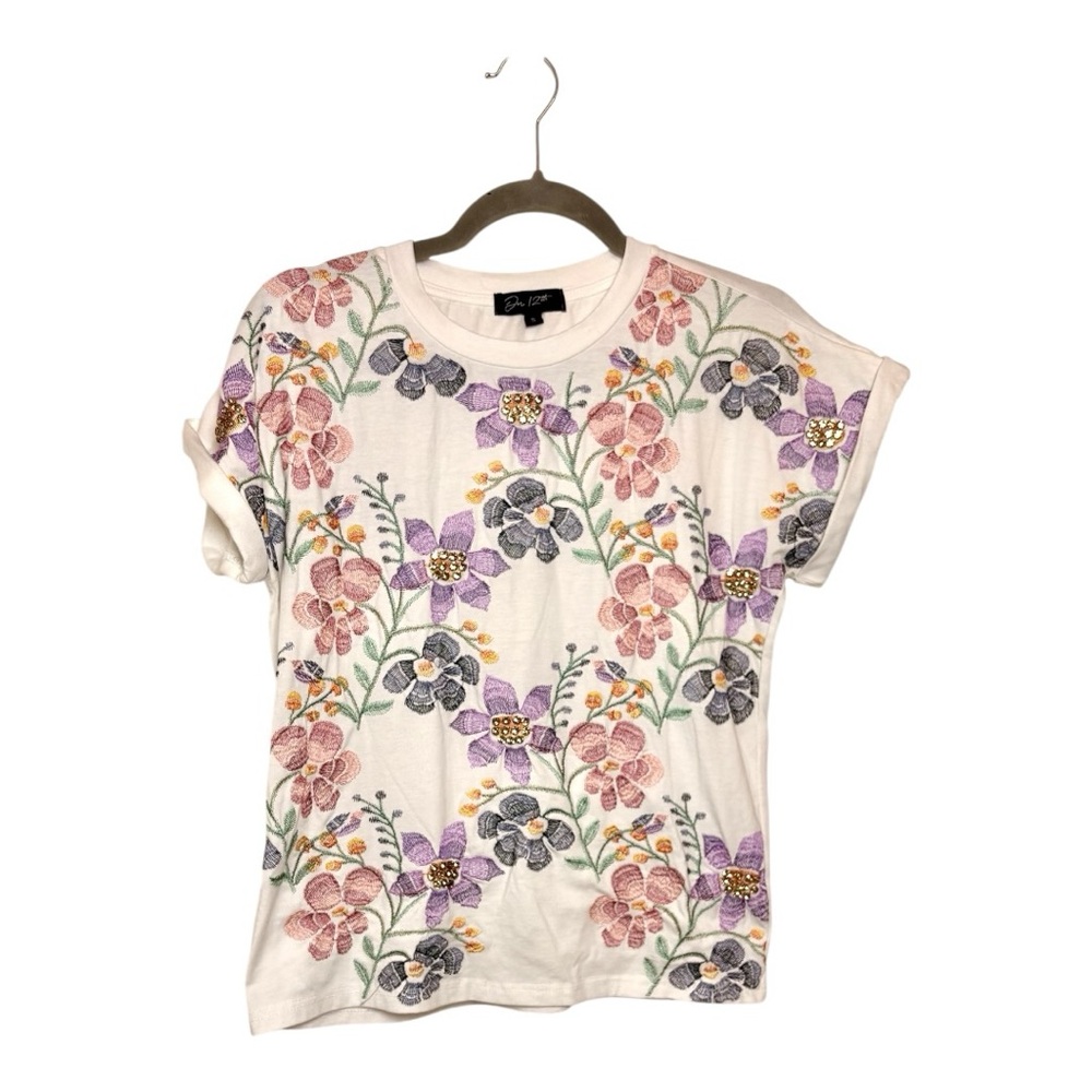 On 12th White Embroidered Floral Rhinestone T-Shirt Boho Feminine Casual Small